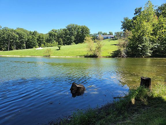 5th image of 29 Lake Bend Dr