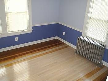 spare bedroom before paint change