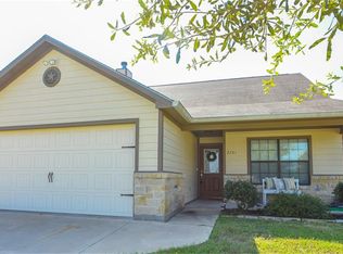 2701 Red Oak Cir, Brenham, TX 77833