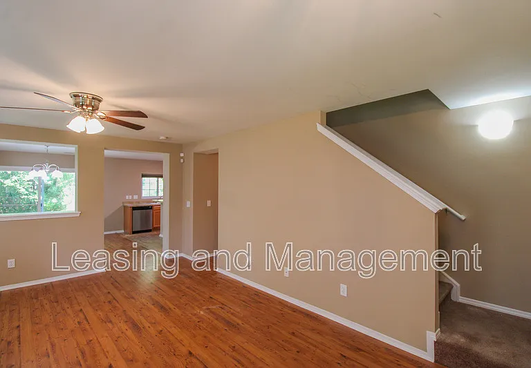 8811 Kellum Dr — Photo 3
