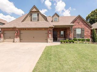 3020 W Mobile St, Broken Arrow, OK 74011