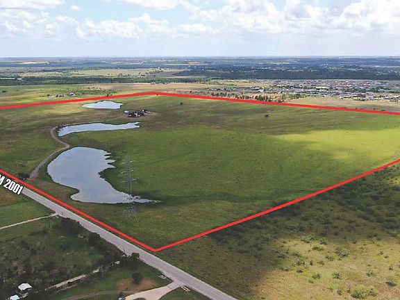 4th image of 300 Three Lakes Rd