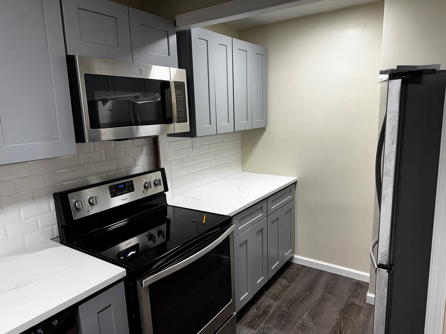 2 bed, 850 sqft, $2,200 — Photo 4
