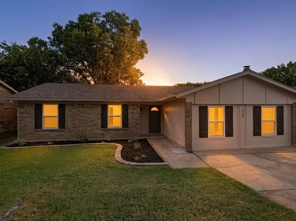 6300 Sunnybrook Dr, Watauga, TX 76148