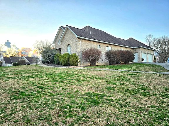 3rd image of 280 Circle Dr