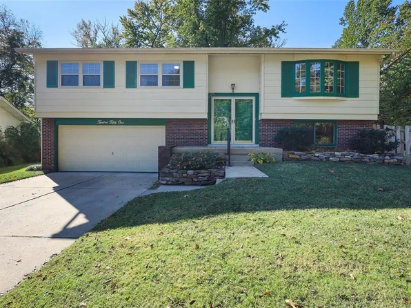 1251 Parody Ln, Saint Charles, MO 63303