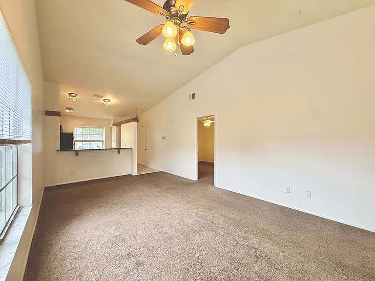 599 Capistrano Ct — Photo 11