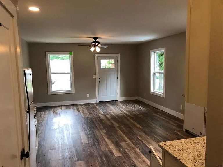 112 N Delaware St #112 DELAWARE AVE — Photo 2