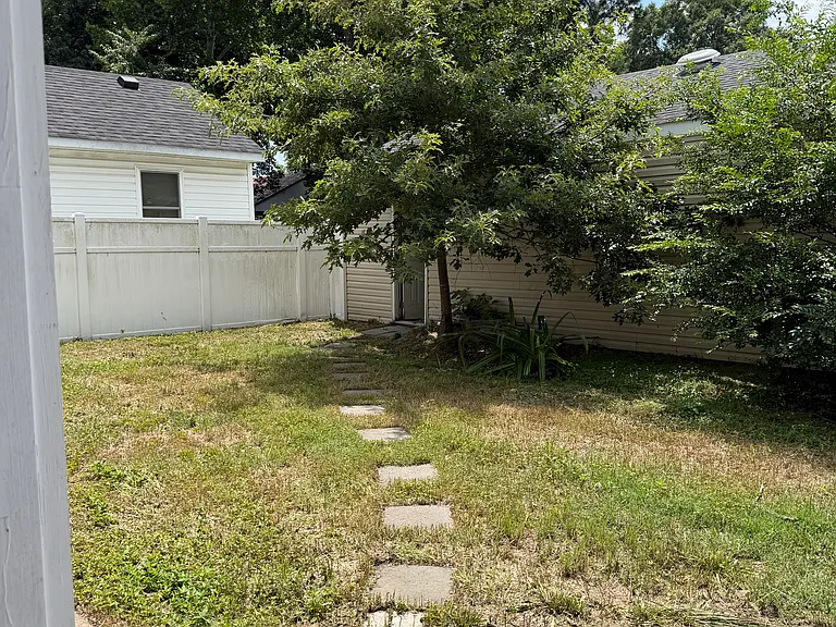 1700 Lansing Ave — Photo 10