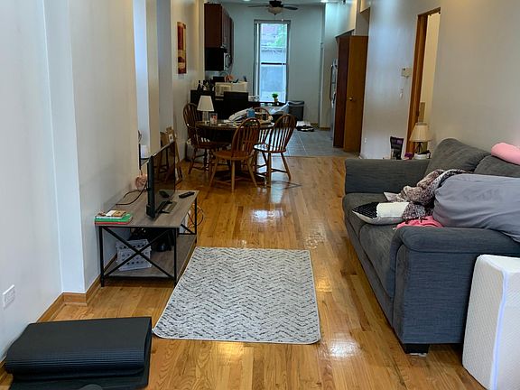2nd image of 1223 W Erie St #1