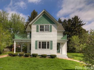 203 Russwood St NE, Grand Rapids, MI 49505