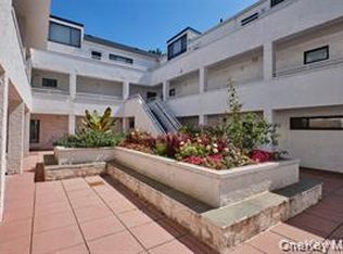 21 Canterbury Road #6, Great Neck, NY 11021