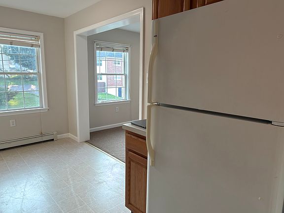 4th image of 38 Francis St #B
