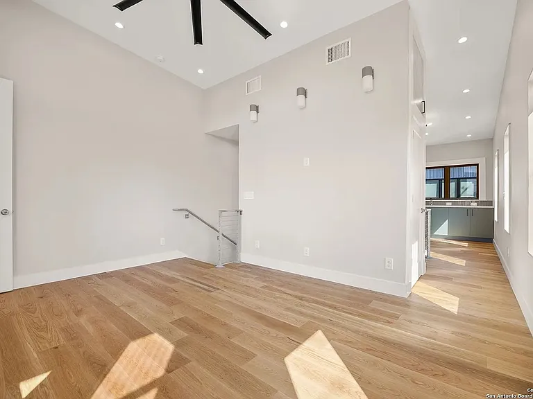 1107 S Cherry St — Photo 10