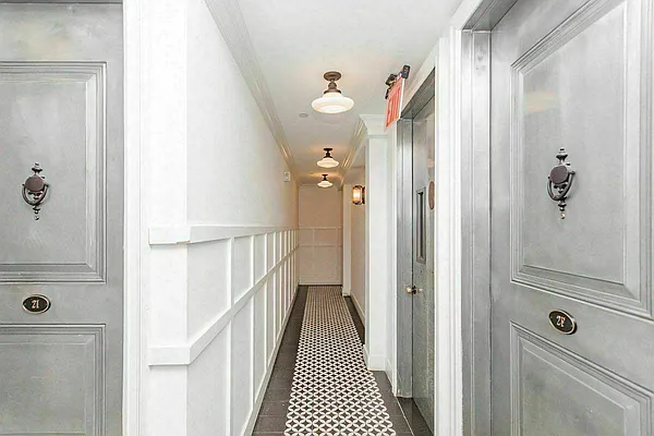 Rented by EXR | media 10