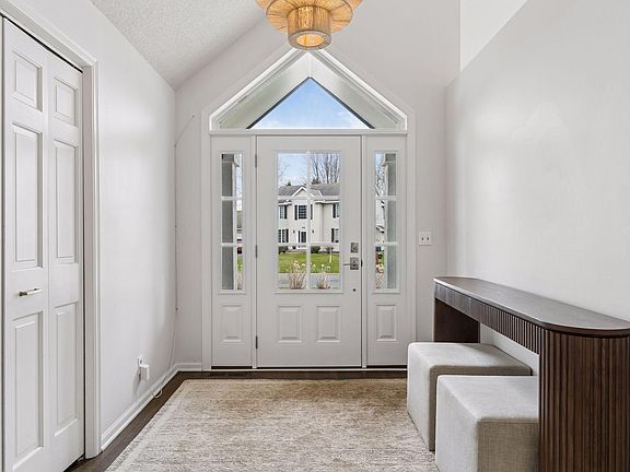 5th image of 901 Mendakota Ct