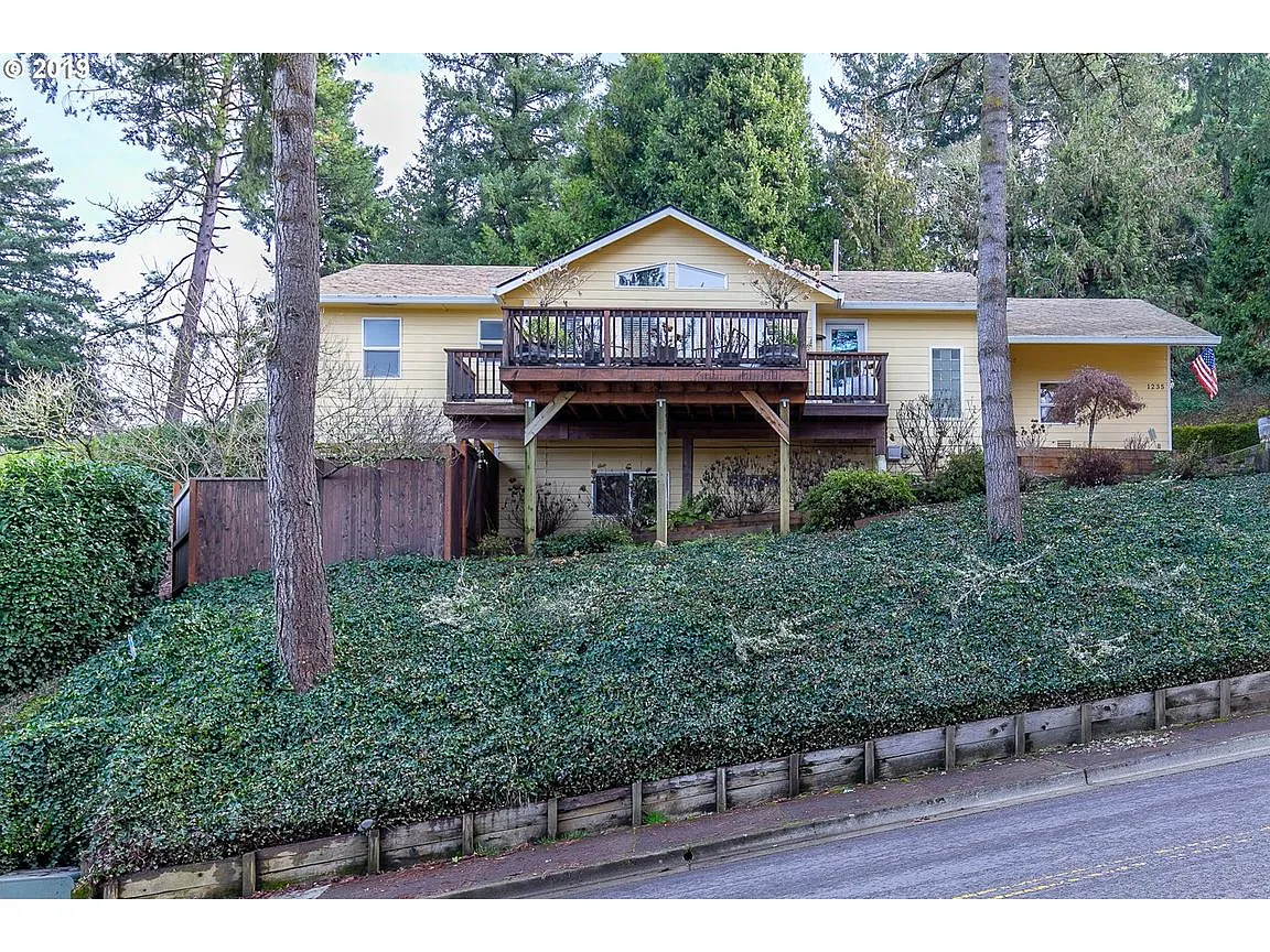 1235 Crenshaw Rd photo 1