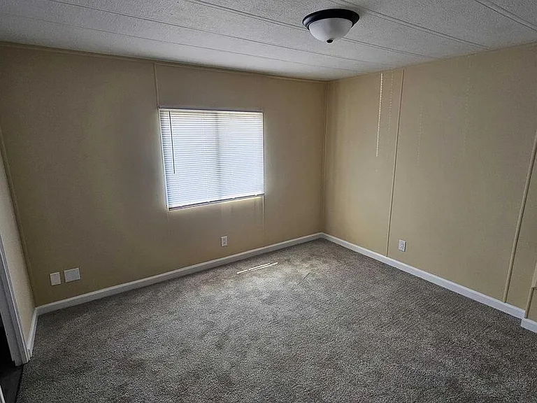 2737 W Washington Ctr #244 — Photo 8
