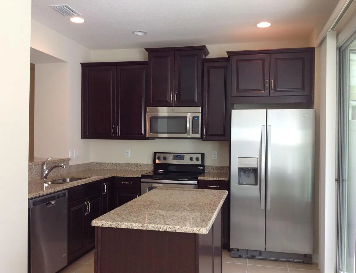 3 bed, 2.5 bath, 1678 sqft, $2,150 — Photo 3