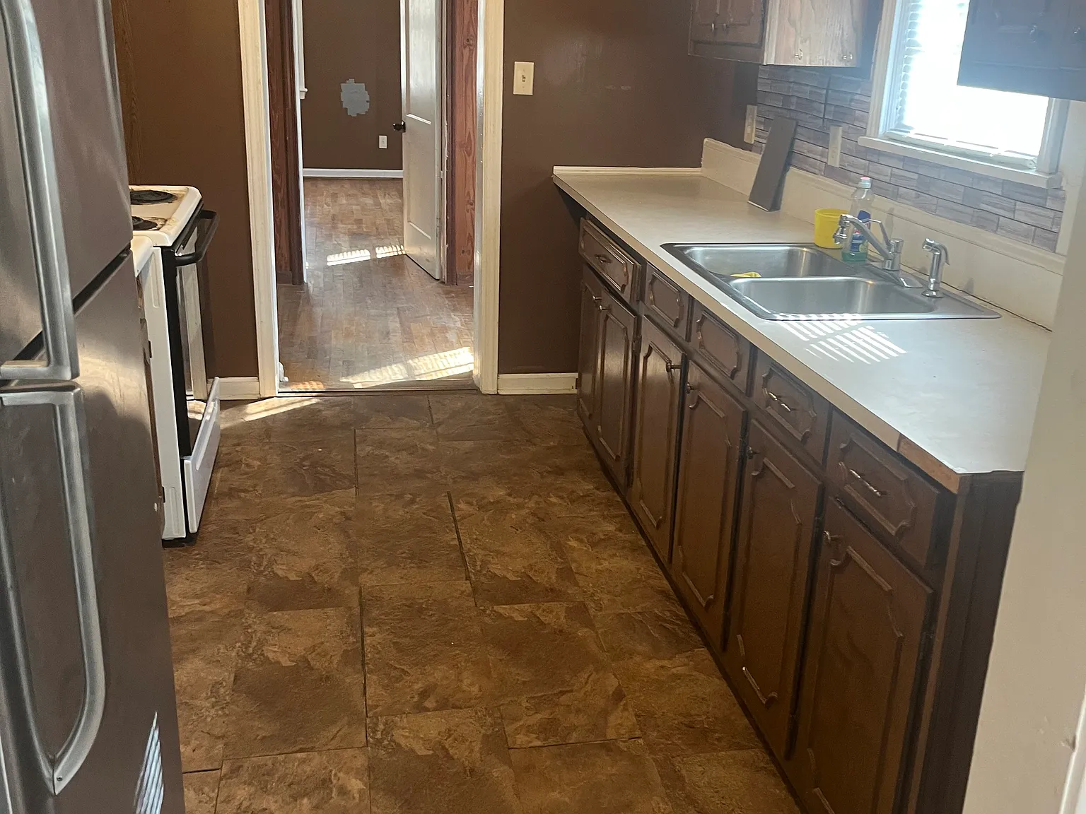 4202 Sherwood Ave — Photo 3