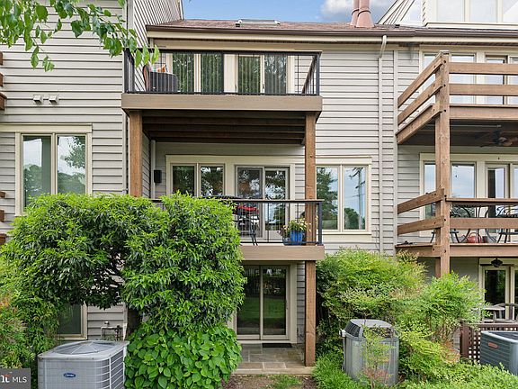 3rd image of 15 Chesapeake Lndg
