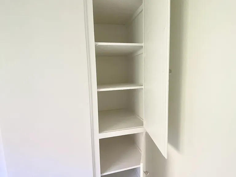 1905 S Oxford Ave #12 — Photo 9
