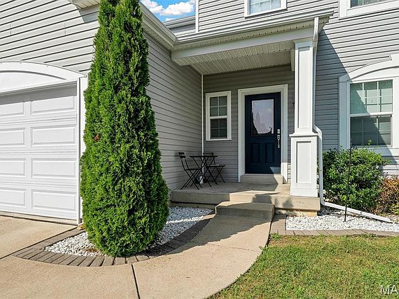 4th image of 225 Thorn Brook Dr