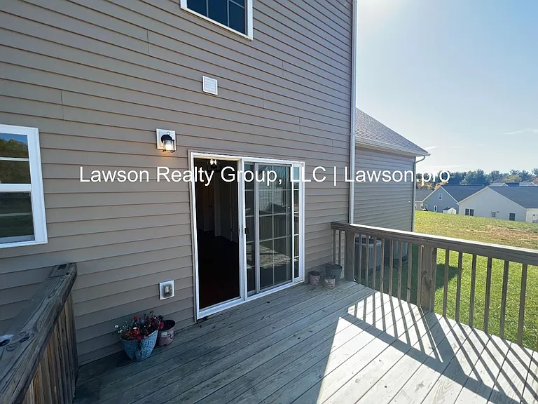 2080 Lawson Ln — Photo 16