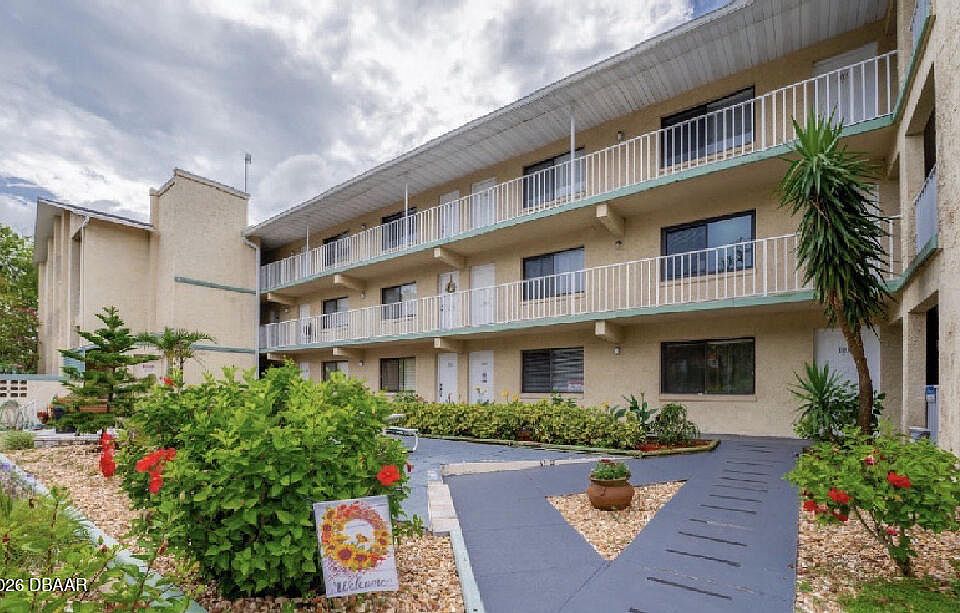 1st image of 633 S Palmetto Ave APT 207