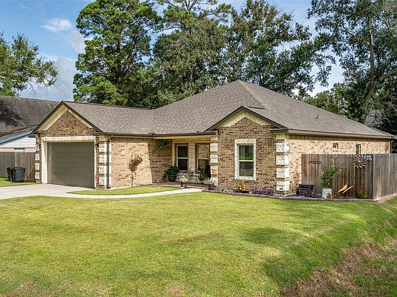 3rd image of 2702 Lake Breeze Ln