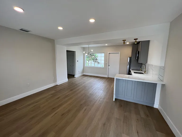 1129 NE 111th St #1 — Photo 7