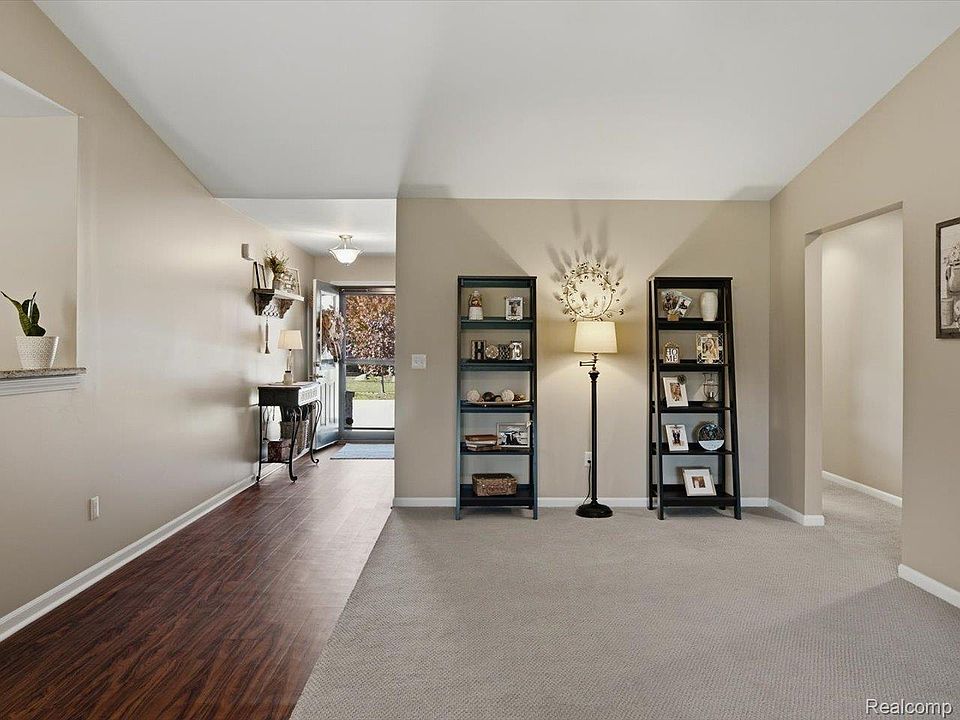 55 Rella Rae Ave, photo 9