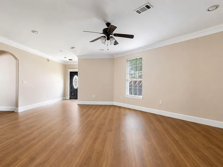 108 Harbour Town Cir — Photo 5