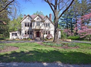 7 Forest Hill Dr, Cincinnati, OH 45208