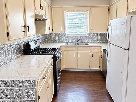 5th image of 3231 Ivy Ln
