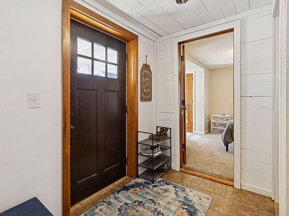 3rd image of 14768 Oakhill Rd N