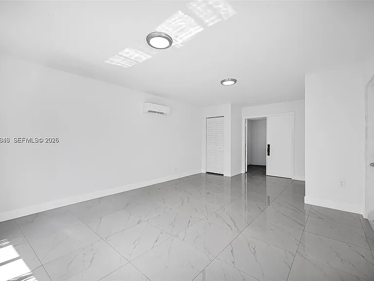 756 W 53rd St — Photo 20