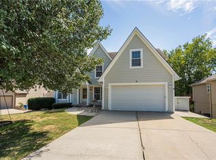 1515 NE Springwood Dr, Lees Summit, MO 64086