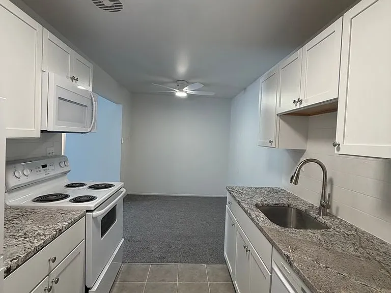 Princeton Square Apartments — Photo 6