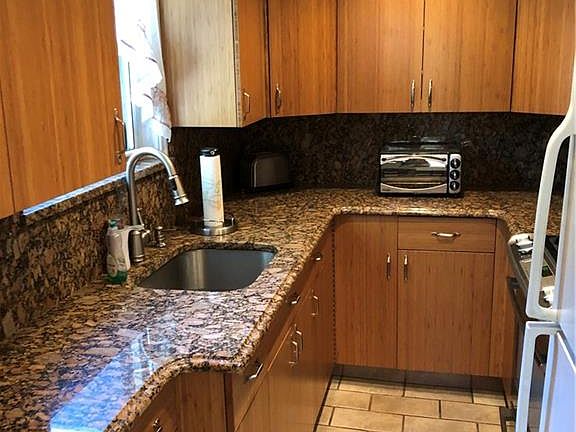 5th image of 349 Bay 8th St #2B