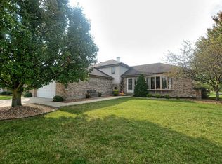 7621 Claremont Dr, Tinley Park, IL 60477
