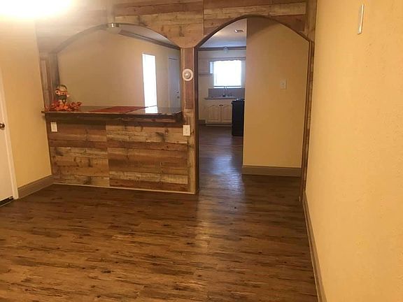 5th image of 5401 King St