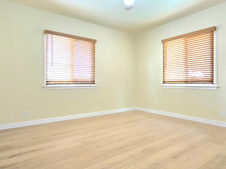 541 Shrode Ave — Photo 8