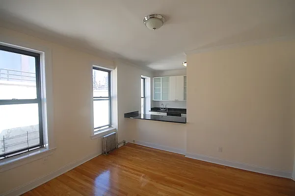 Rented by City Connections Realty | media 3