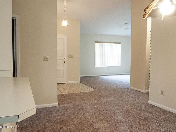 3rd image of 772 Viscaya Blvd