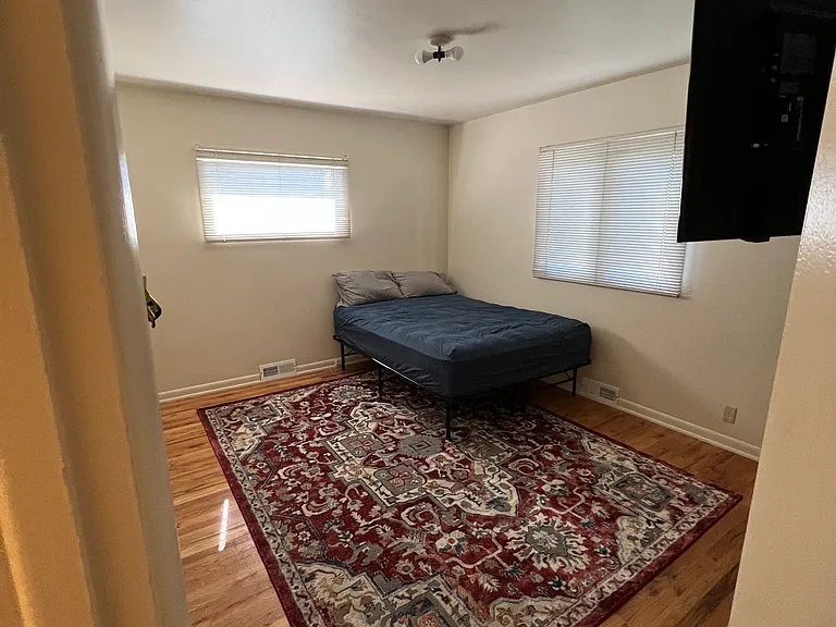 1901 Columbine Ave — Photo 10