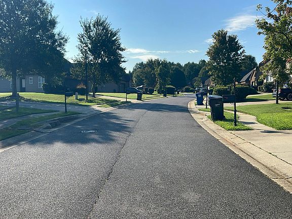 4th image of 4611 Rosser Loop Dr