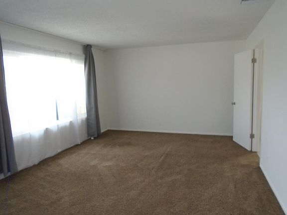 5th image of 4817 N Fircroft Ave