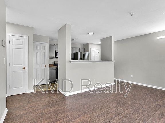 4th image of 1638 Arlyn Cir APT A