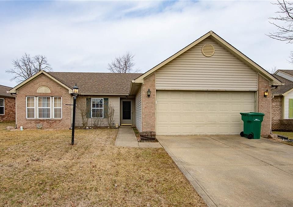 1st image of 8828 Mallard Green Dr